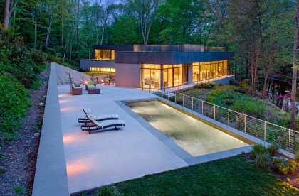 A House That Nestles into its Natural Environment item-thumbnail
