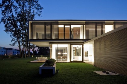 Two Stacked Perpendicular Volumes Defining Modern LK House in Austria item-thumbnail