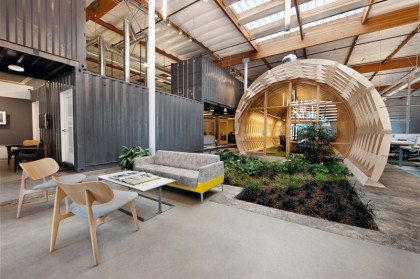 Contemporary Office Space In California Blends Creativity With Indoor Green! item-thumbnail