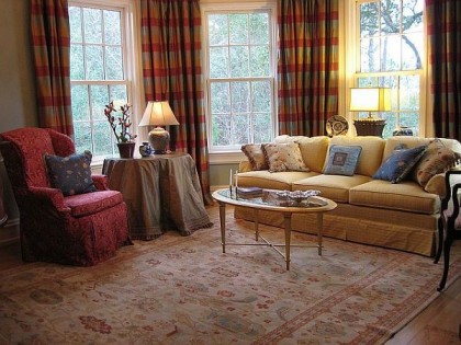 Usher in Old World Charm with Traditional Living Room Furniture item-thumbnail